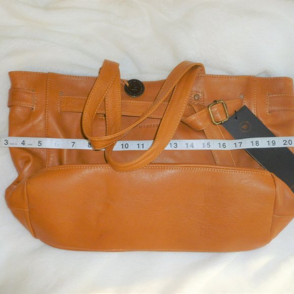 SOLD NWT Wanderers Travel Co. Madrid Handgag with Bellagio Card Wallet Included - Picture 4 of 15